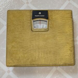 Vintage Shag Bathroom Scale